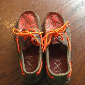 Brand new youth size 13 youth twisted x shoes